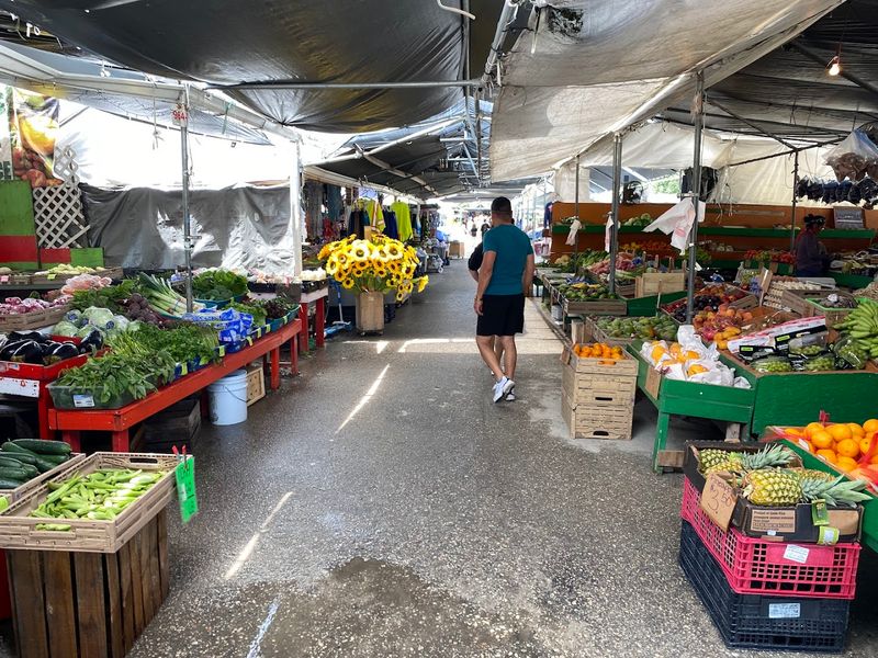 Climate-Controlled Indoor Shopping Plus Outdoor Bargains