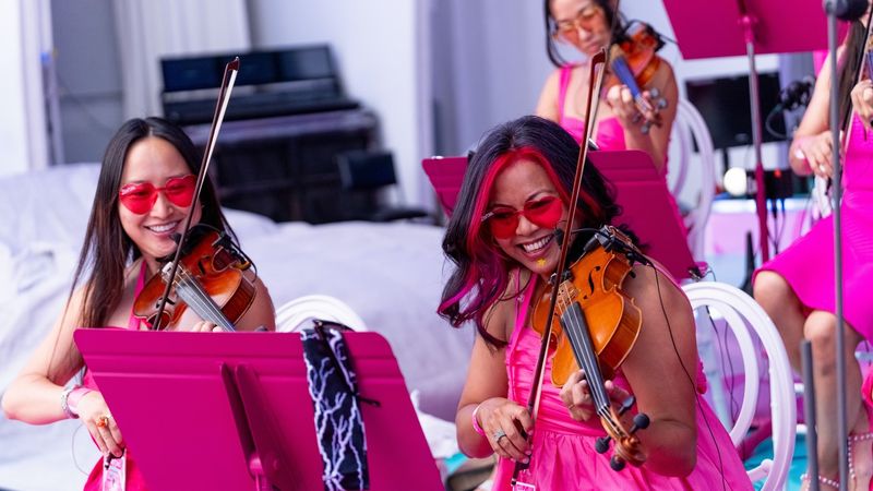 Glam Stations And Fashion Corners