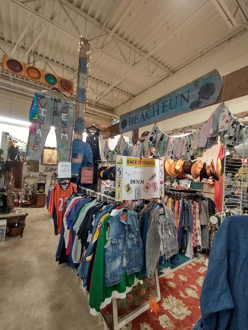Over 350 Vendor Booths Under One Roof
