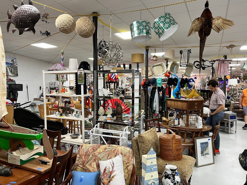 OddBalls Nifty Thrift (Oakland Park)