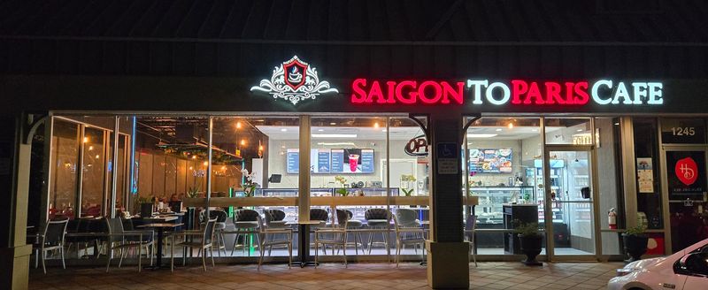 Saigon to Paris Café – Naples