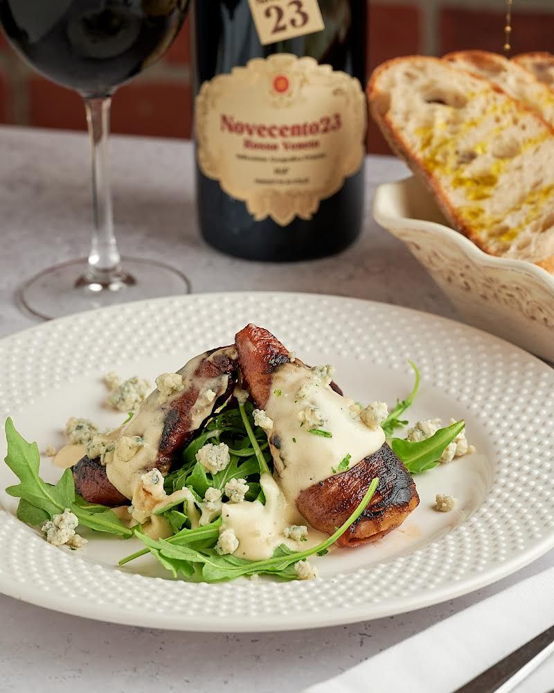 The Dining Experience Feels Like Eating in Italy
