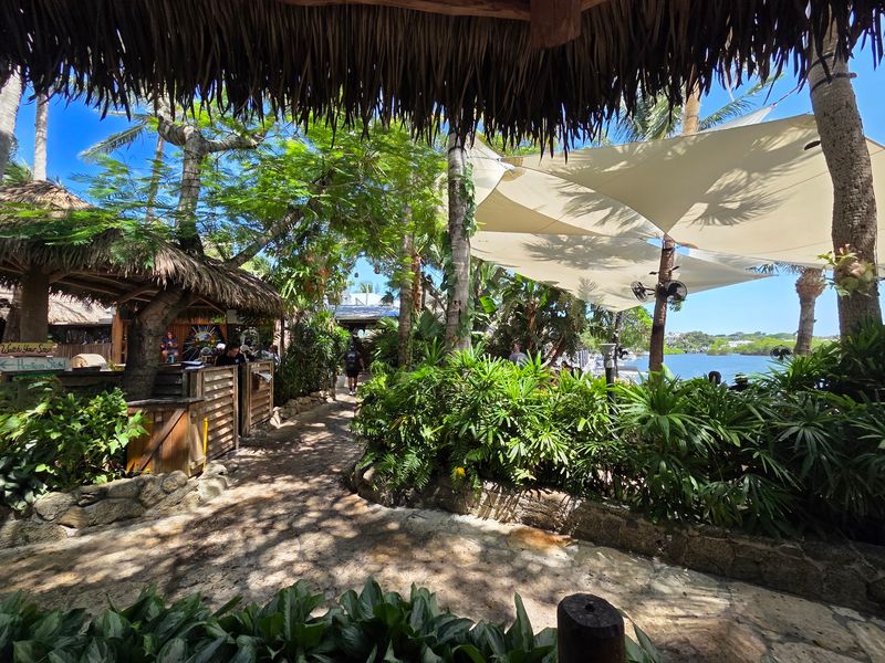 Guanabanas Restaurant (Jupiter)