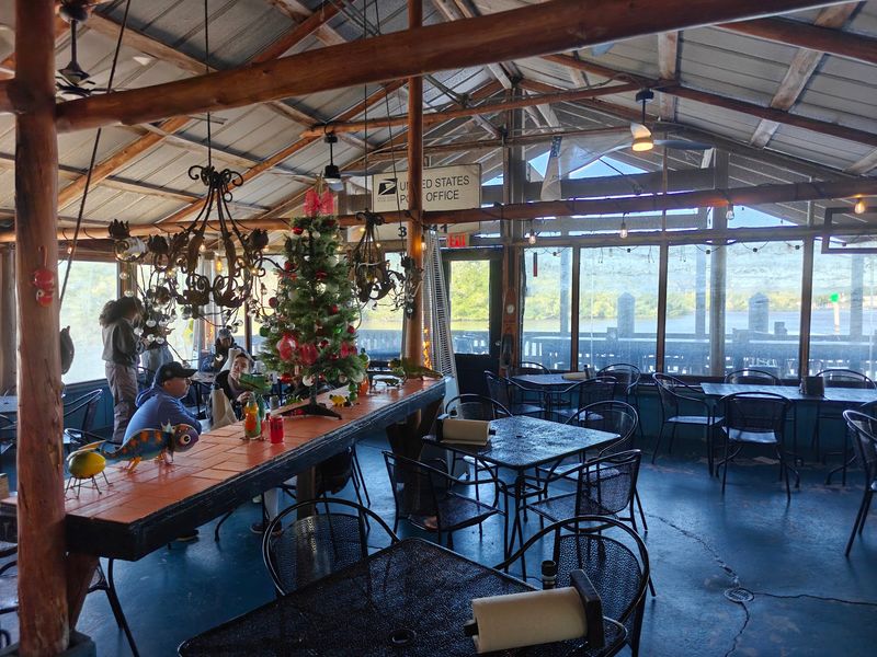 Camellia Street Grill (Everglades City)