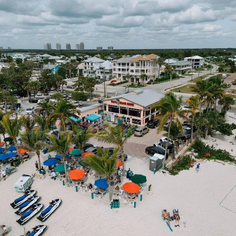 Doc's Beach House (Bonita Springs)