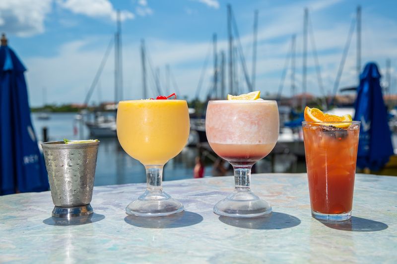 Circles Waterfront Restaurant (Apollo Beach)