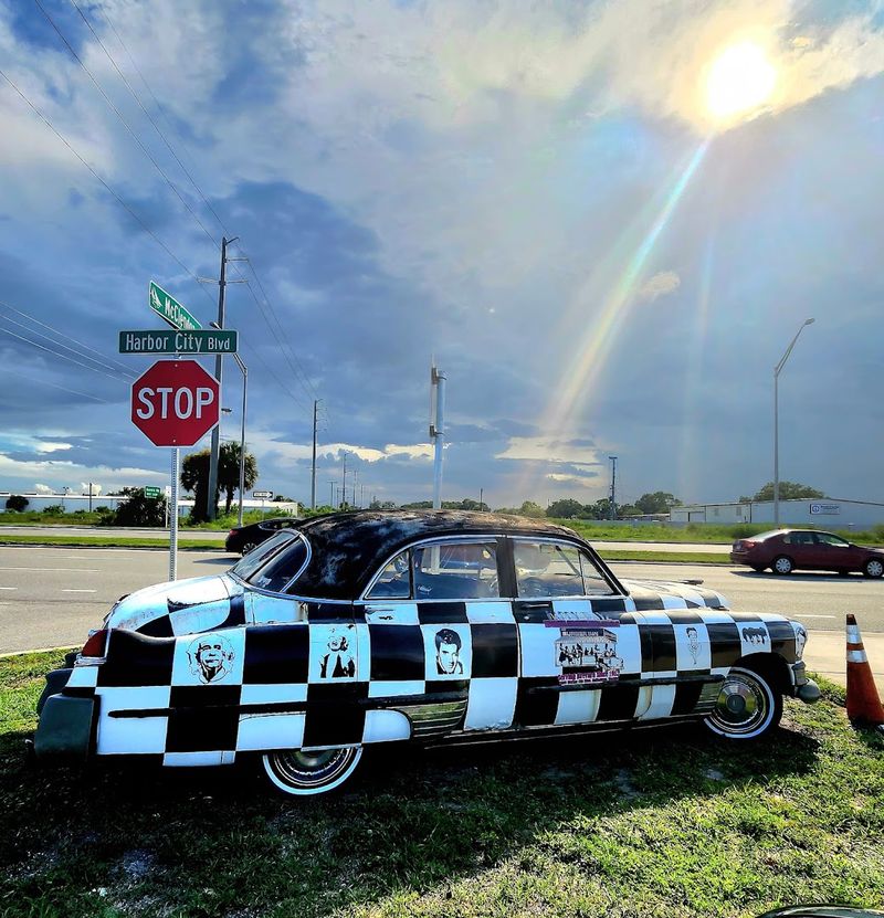 Retro Vibes and Curbside Service