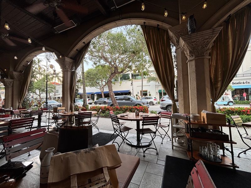 Osteria Tulia (Naples)