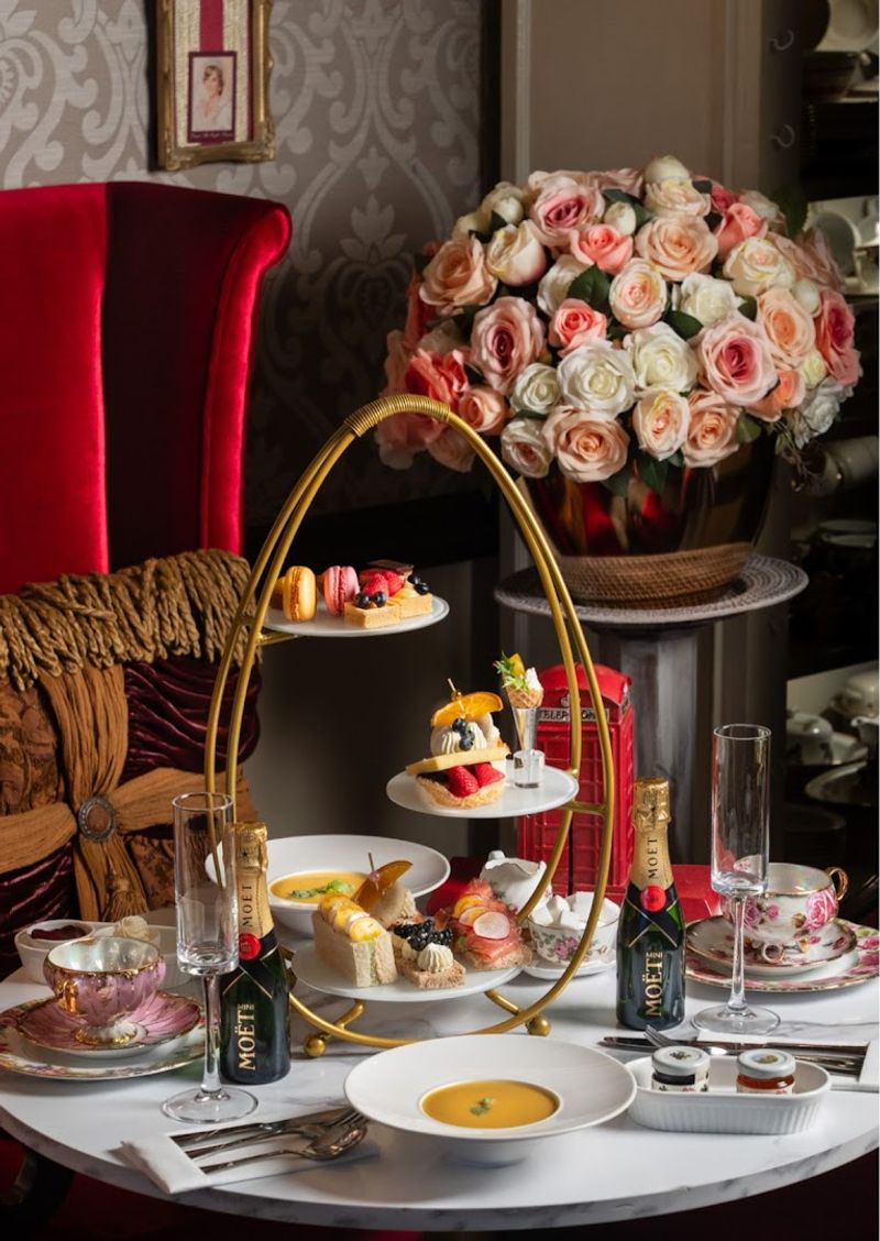 Standout Servers Who Enhance Every Visit