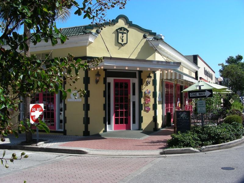 Cocoa Bakery and Hidden Cafes
