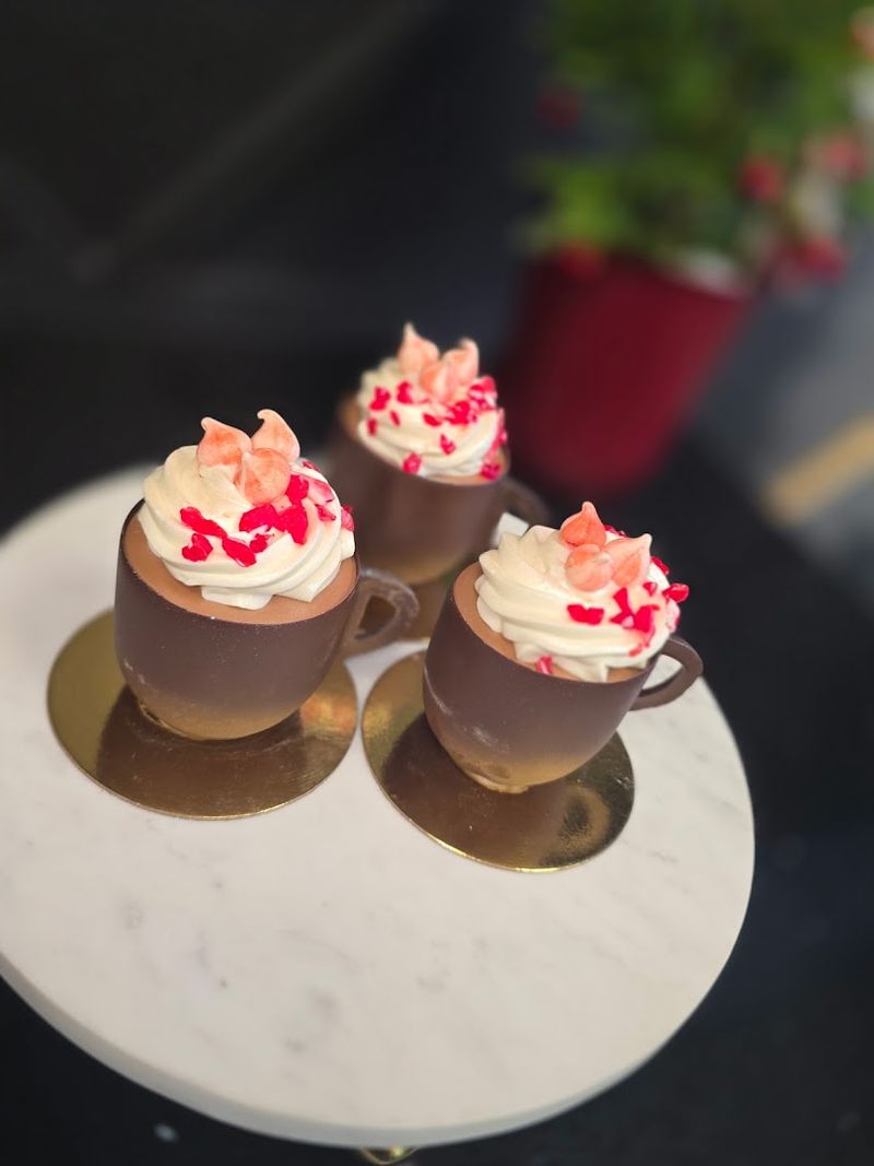 Custom Cakes That Steal the Show