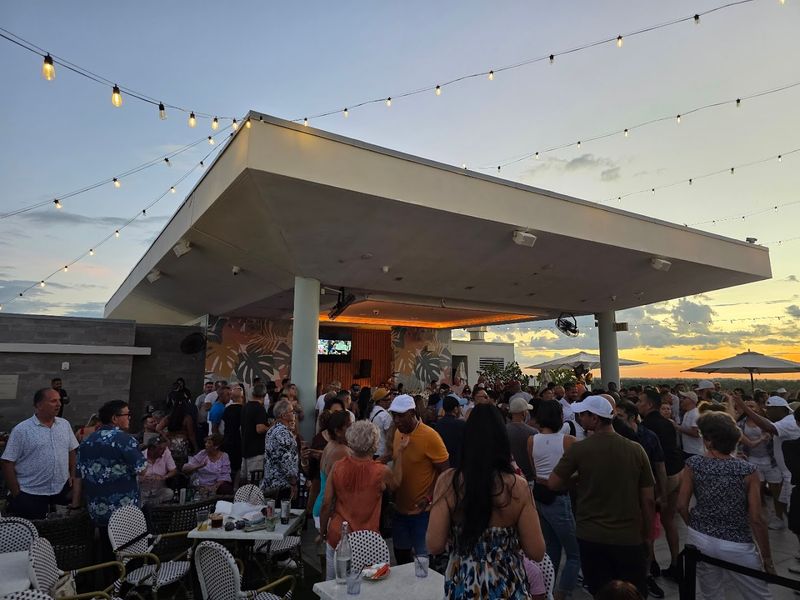 Sunset Club Rooftop (Hollywood)