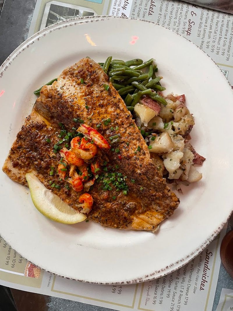 Fresh Seafood That Justifies the Wait