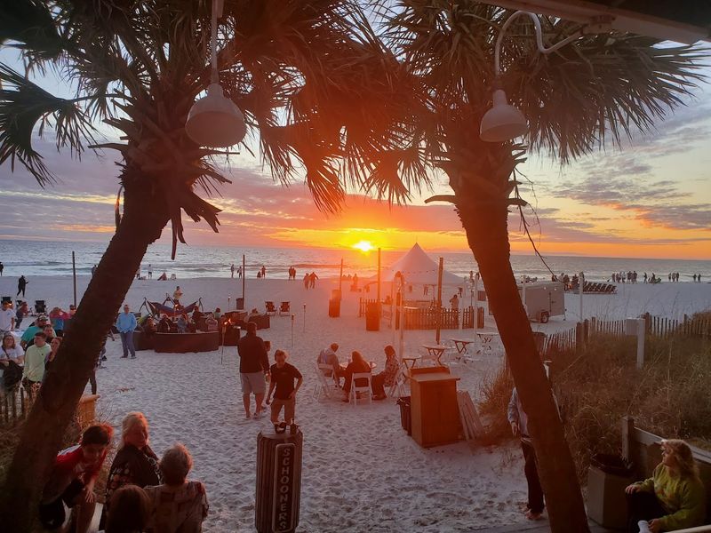 13 Laid-Back Florida Seafood Spots Locals Swear By