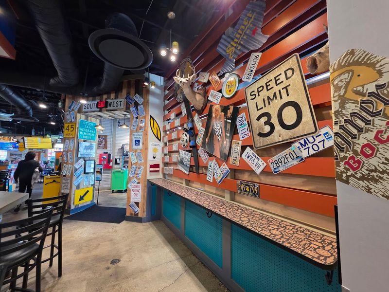 Sickies Garage Burgers & Brews (Kissimmee)