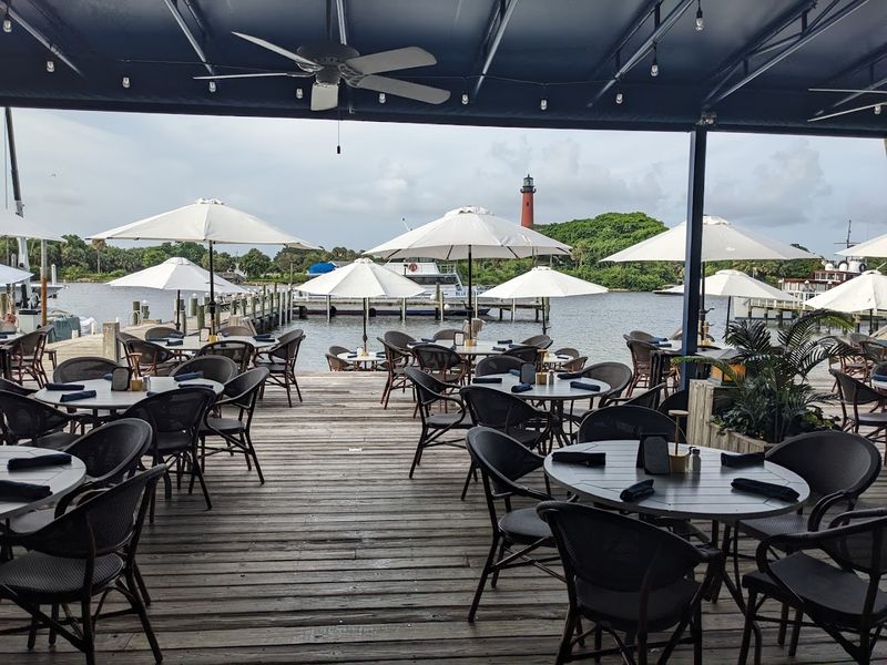 Jetty's Waterfront Restaurant, Jupiter