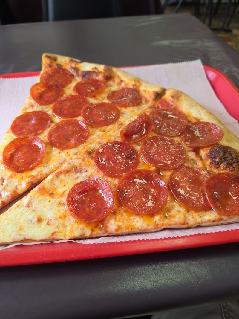 Giant Pizza (Hollywood)