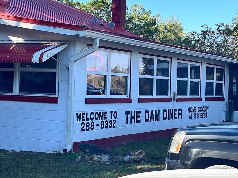 Duck's Dam Diner (Ocklawaha)