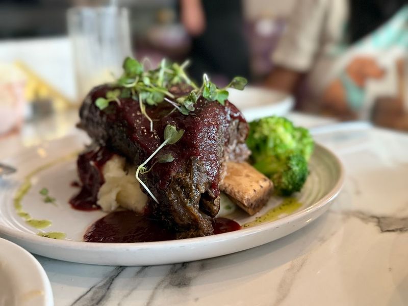 LAVENDER Cafe & Bistro