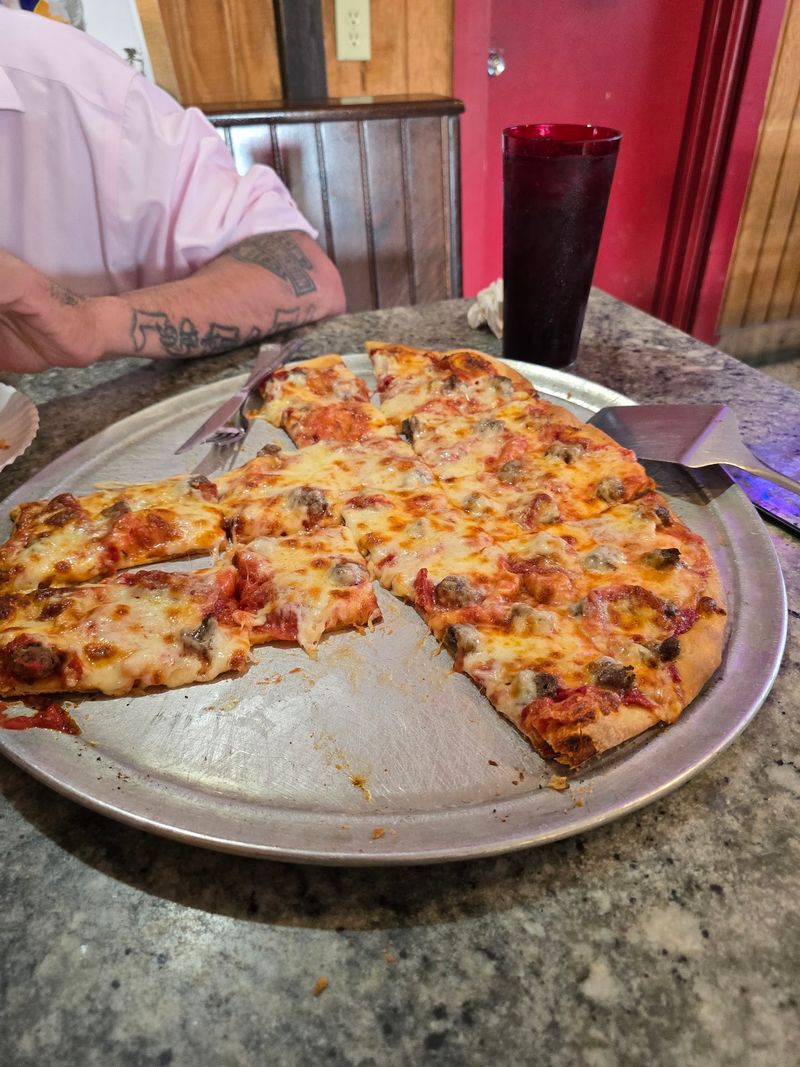 Charlie & Millie's Pizza House (Largo)