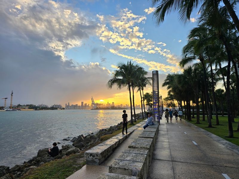 Walk Through a Luxury Waterfront Park at Sunset (Miami Beach)