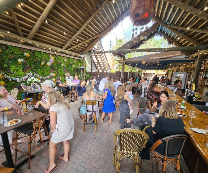 Mai Tiki Restaurant & Bar