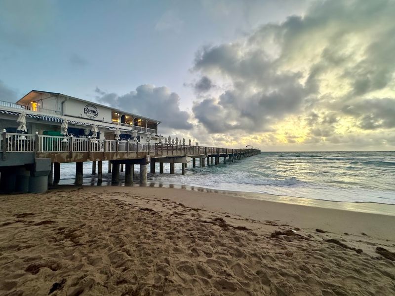 Benny's On The Beach (Lake Worth Beach)