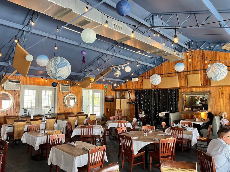 Alice's on Bayview