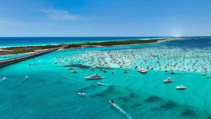 Why Crab Island Is Perfect for Floating Vendors