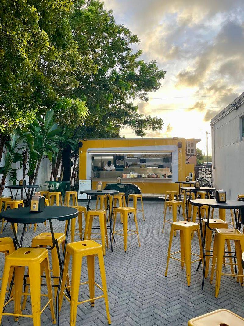 Diyon Hotdogs (Miami)