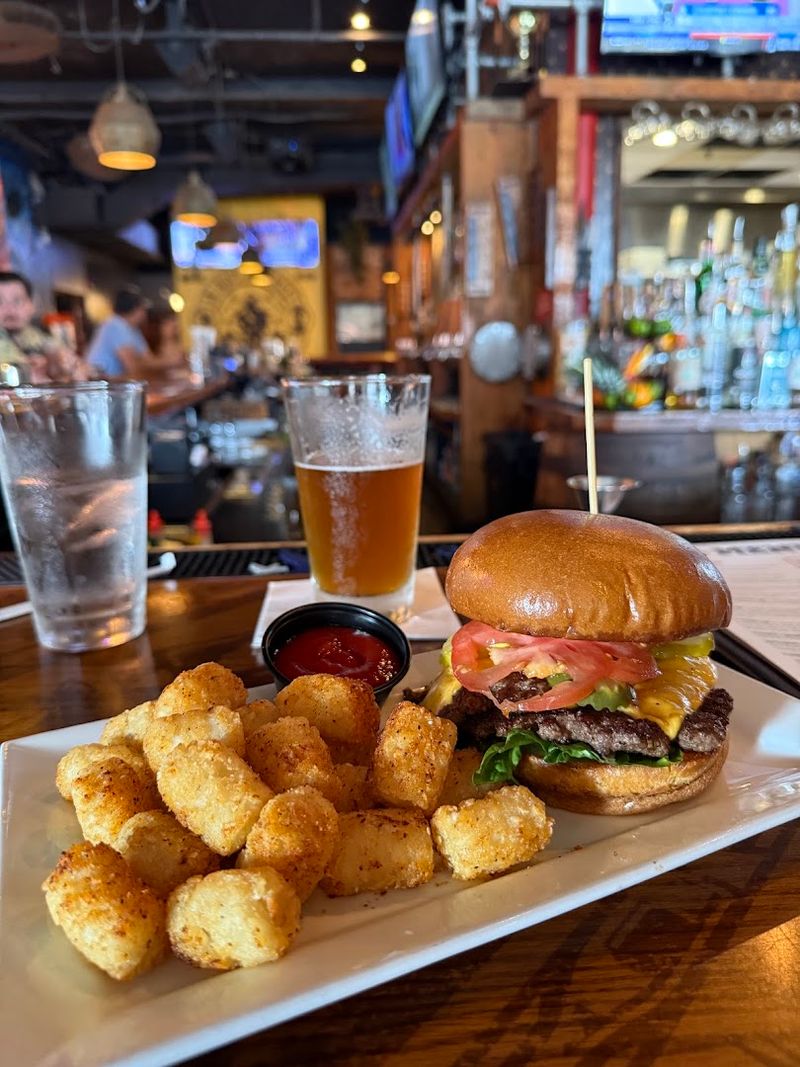 Hoptinger Bier Garden & Sausage House (Jacksonville/Jacksonville Beach)