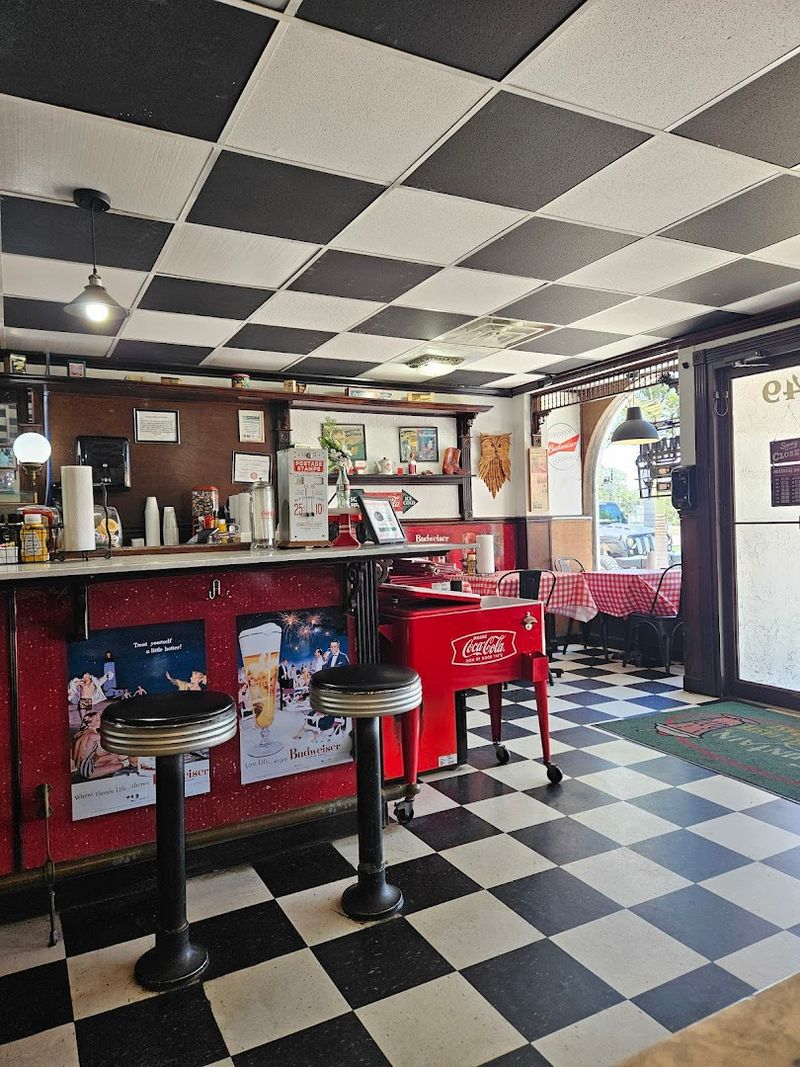 The Soda Fountain & Vinnies Pizzeria (Venice)