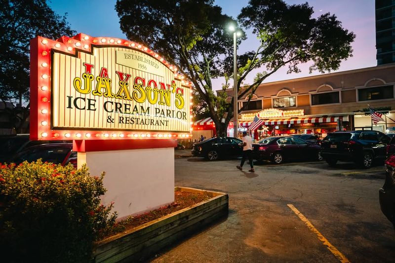 9 Florida Ice Cream Shops Still Crafting Sweet Traditions The Old-Fashioned Way In 2026