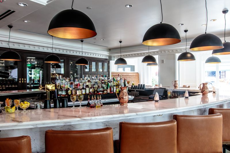 Sails Restaurant (Naples)