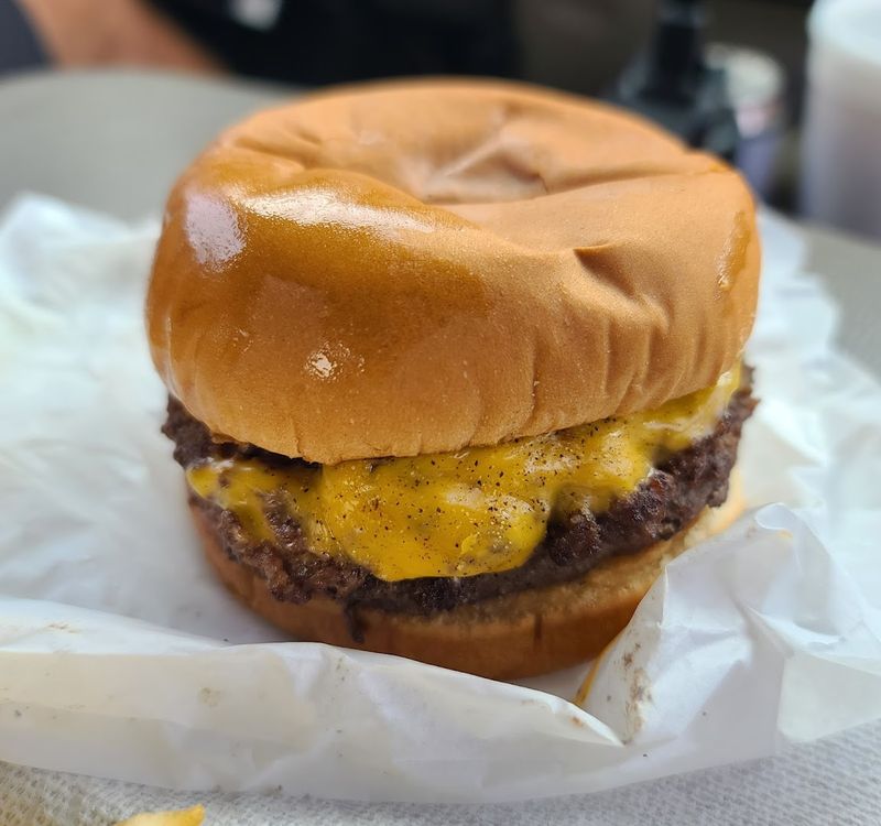 The Legendary Burger That Hooks First-Timers