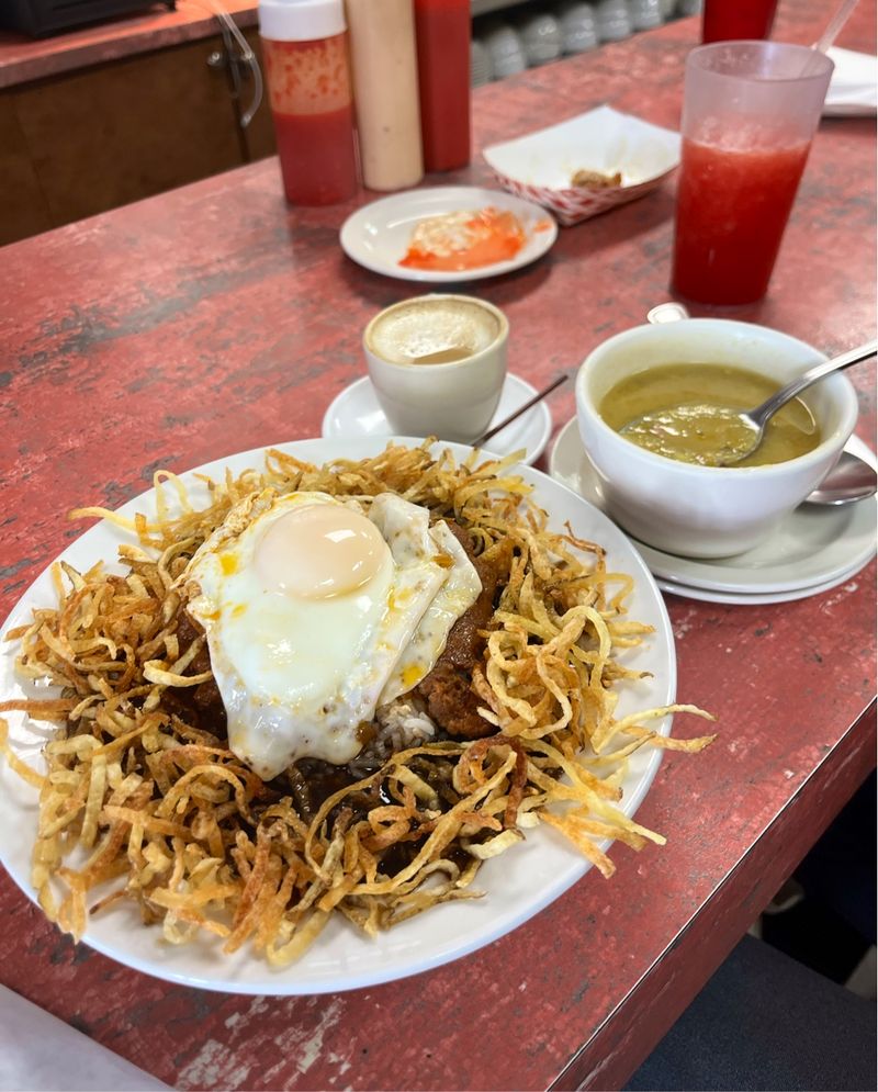 Frita a Caballo: The Egg-Topped Game Changer