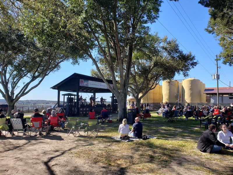 Lakeridge Winery & Vineyards