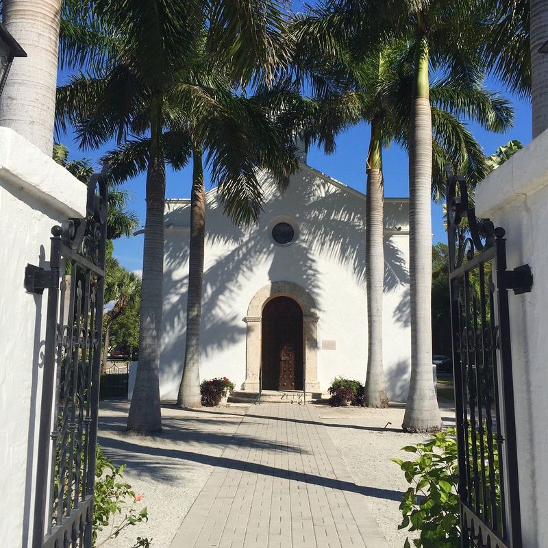 Downtown Boca Grande Keeps Things Simple and Sweet