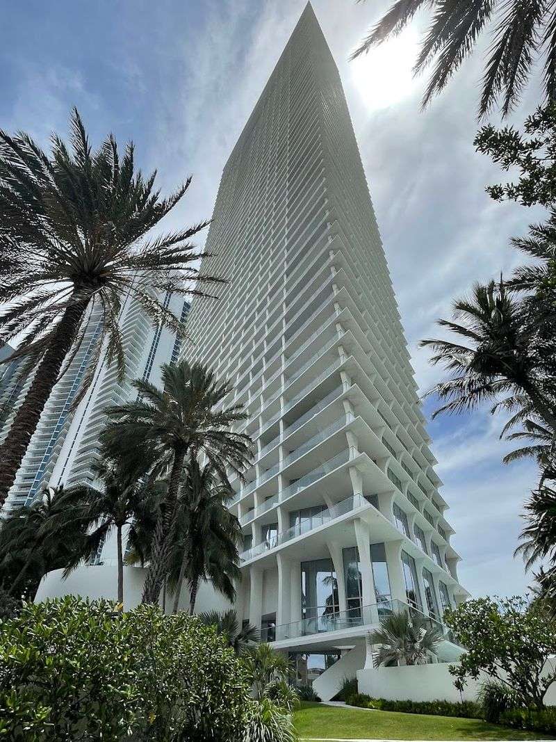 Jade Signature (Sunny Isles Beach)