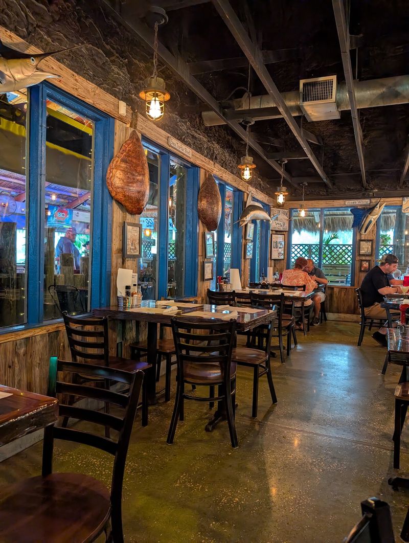 Walt's Fish Market Restaurant (Sarasota)