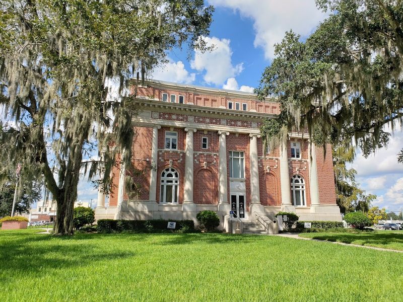 Small-Town Perks That Save Money Daily