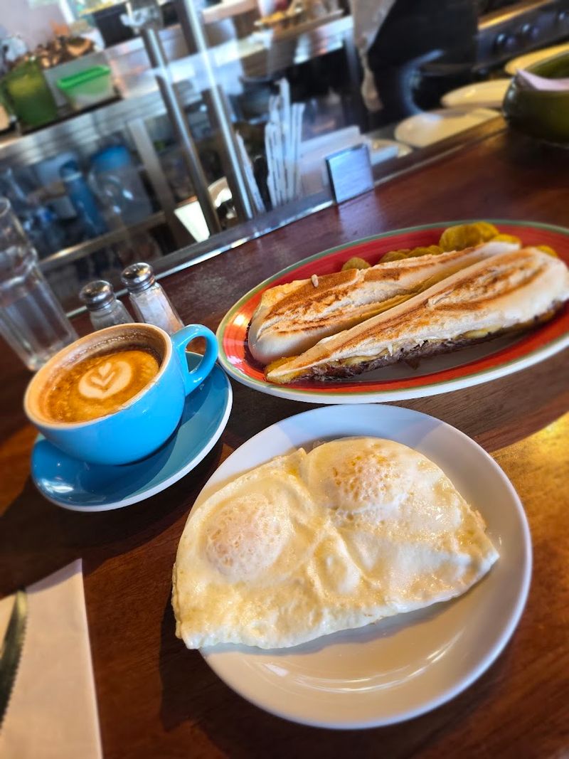 Tinta y Cafe (Coral Gables)