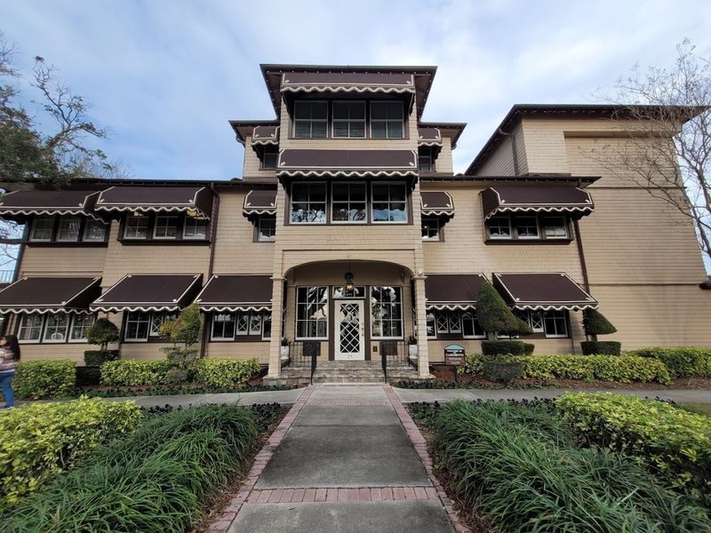 A Billionaire's Winter Retreat With a Humble Vibe