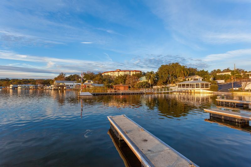 Tavares (Lake Dora)