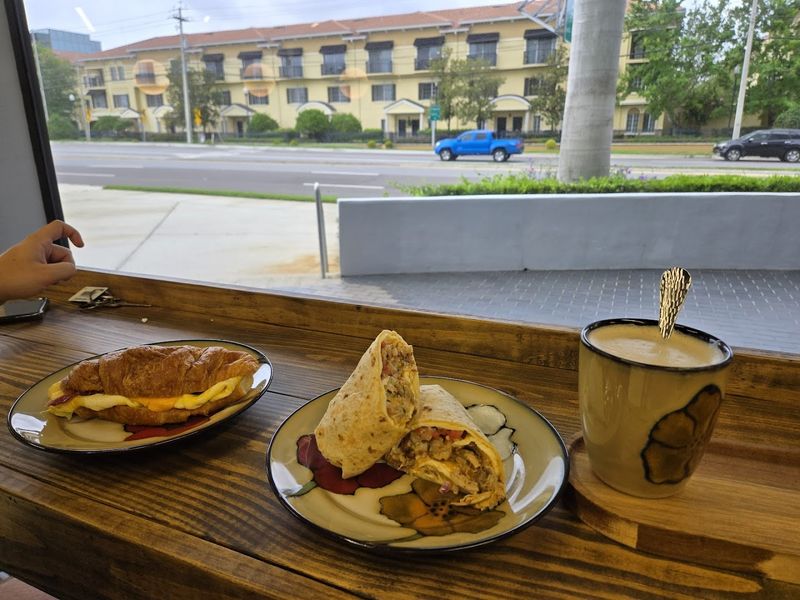 Cafe Luna On Kennedy, Tampa