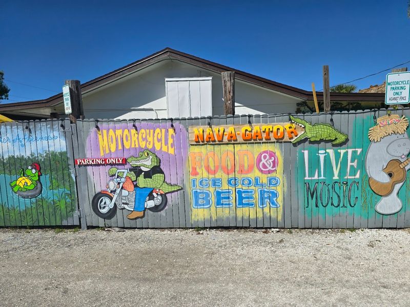 Nav-A-Gator Bar & Grill (Lake Suzy)
