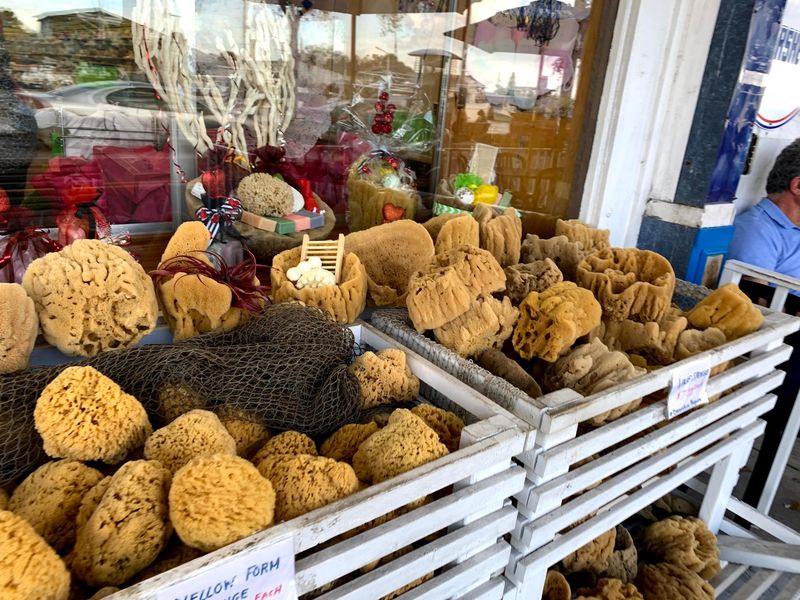 Sponge Diving by Hand
