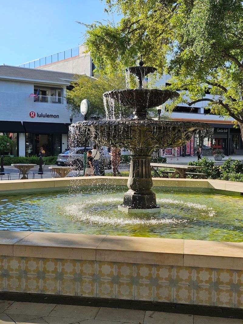 Hyde Park Village, Tampa