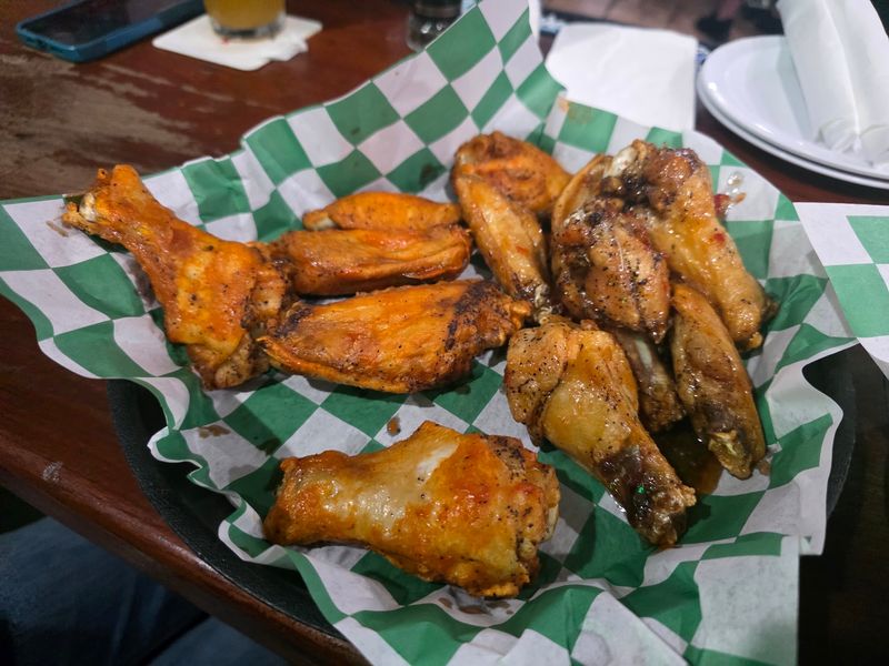 Buckett's Wings & More (Fort Myers)