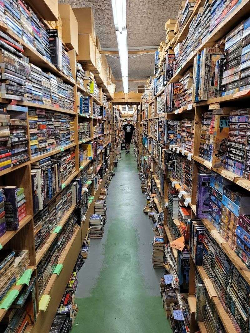 Chamblin Bookmine (Jacksonville)